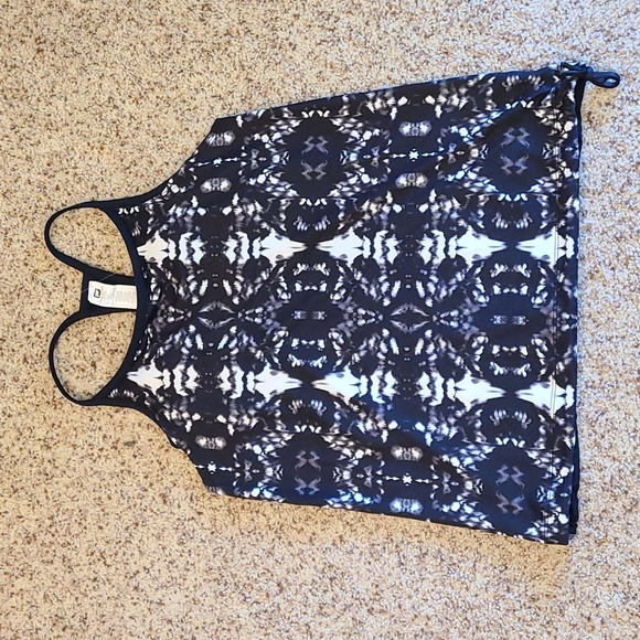 Fabletics Norwalk athletic tank, black and white tie dye, NWT - Picture 6 of 16